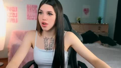Molly online show from June 14, 2026, 4:14 am