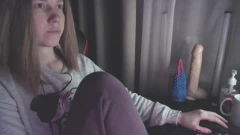 I have new photos come and see with love Molly online show from January 5, 2025, 5:09 pm