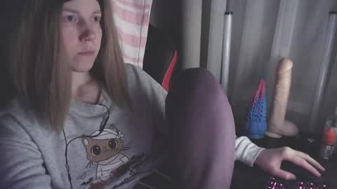 I have new photos come and see with love Molly online show from January 10, 2025, 12:38 am