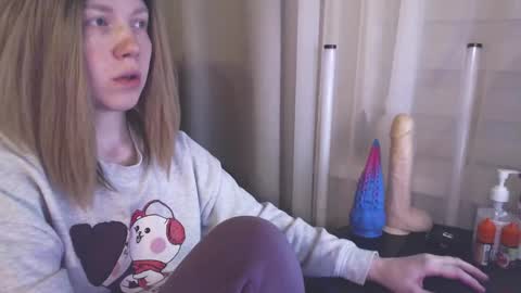 I have new photos come and see with love Molly online show from January 11, 2025, 6:23 pm