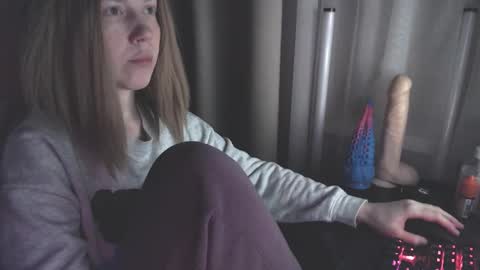 I have new photos come and see with love Molly online show from January 11, 2025, 9:25 pm