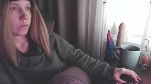 I have new photos come and see with love Molly online show from January 20, 2025, 7:47 am