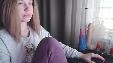 I have new photos come and see with love Molly online show from January 31, 2025, 8:54 am