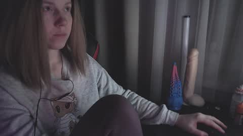 I have new photos come and see with love Molly online show from February 6, 2025, 11:58 pm