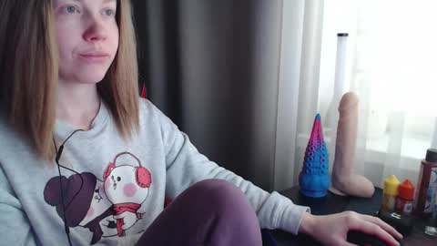 I have new photos come and see with love Molly online show from February 16, 2025, 12:43 pm