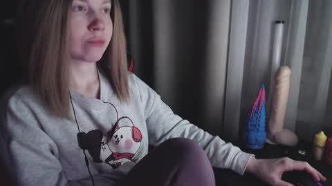 I have new photos come and see with love Molly online show from February 16, 2025, 11:26 pm