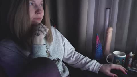 I have new photos come and see with love Molly online show from February 21, 2025, 9:00 pm