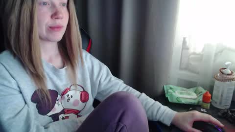 I have new photos come and see with love Molly online show from October 5, 2025, 8:56 am