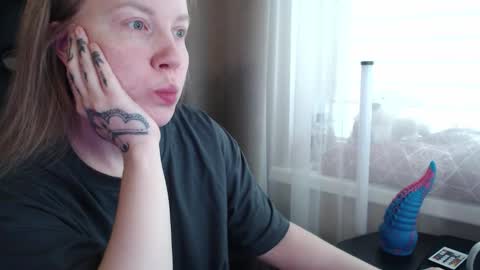 I have new photos come and see with love Molly online show from February 15, 2026, 8:46 am