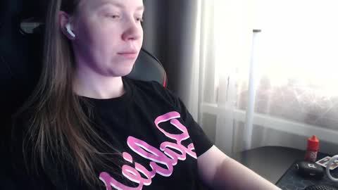 I have new photos come and see with love Molly online show from February 18, 2026, 7:37 am