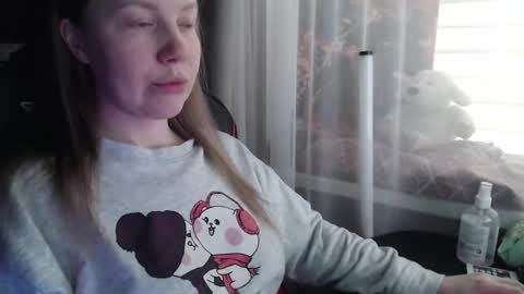 I have new photos come and see with love Molly online show from March 2, 2026, 9:05 am