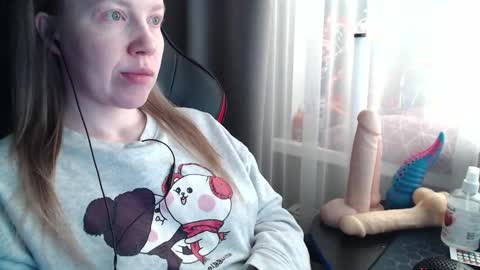 I have new photos come and see with love Molly online show from March 8, 2026, 8:40 am