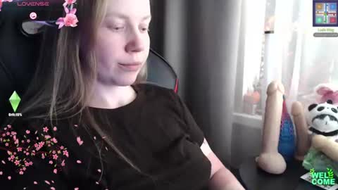 Snapshot of molly_royse chatting on June 15, 2026, 6:59 am I have new photos come and see with love Molly online show from June 15, 2026, 6:59 am