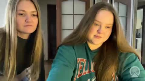 Snapshot of mollyas chatting on March 27, 2026, 1:55 pm Alice online show from March 27, 2026, 1:55 pm