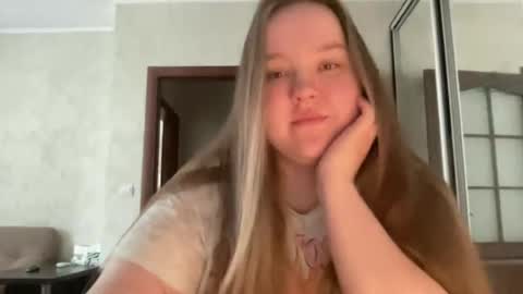 Snapshot of mollyas chatting on July 9, 2026, 9:02 am Alice online show from July 9, 2026, 9:02 am