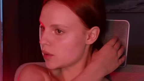Molly online show from April 25, 2026, 4:37 am