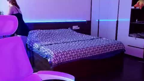 Molly online show from June 17, 2026, 12:57 am