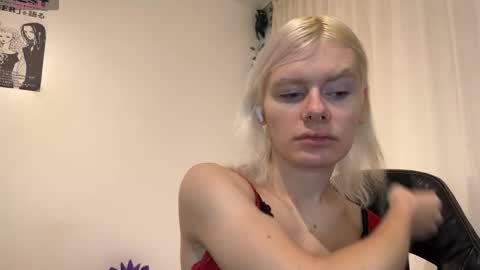 mollychloe online show from December 21, 2025, 5:53 pm