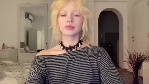 Snapshot of mollycodle chatting on September 15, 2025, 7:58 pm Goddess Katherine online show from September 15, 2025, 7:58 pm