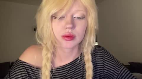 Snapshot of mollycodle chatting on October 3, 2025, 7:44 pm Goddess Katherine online show from October 3, 2025, 7:44 pm