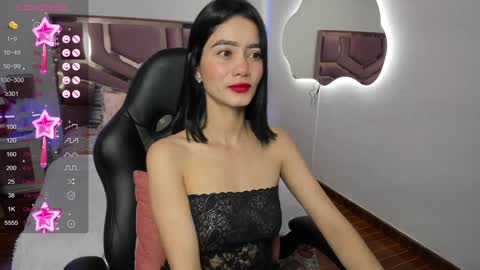 Molly  online show from December 16, 2024, 11:33 am