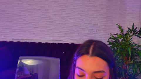 Julia online show from February 3, 2026, 2:53 am