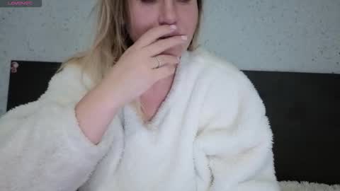 Nica    follow me   online show from November 21, 2025, 2:16 pm