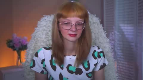 mollyjiggles online show from September 30, 2025, 4:23 pm