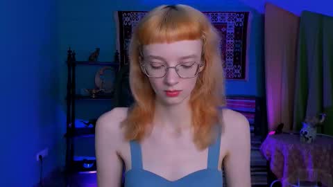 mollyjiggles online show from October 28, 2025, 12:41 pm