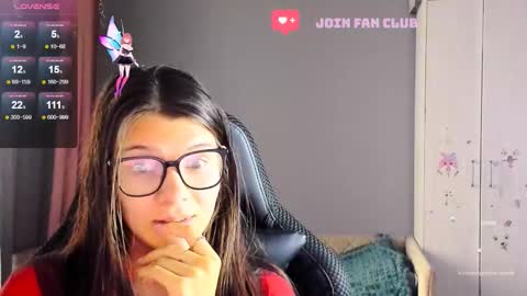  KIRA  online show from September 29, 2025, 4:50 am