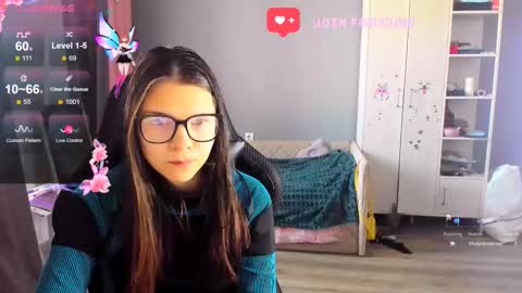  KIRA  online show from October 17, 2025, 5:32 am