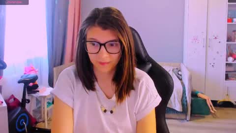  KIRA  online show from June 1, 2026, 2:46 am
