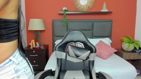 Snapshot of mollylove_ chatting on October 23, 2025, 11:53 am mollylove_ online show from October 23, 2025, 11:53 am