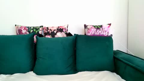 Snapshot of mollymosley chatting on September 19, 2025, 6:04 am Molly online show from September 19, 2025, 6:04 am