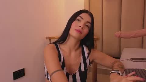 mollyrosse1 online show from June 20, 2026, 11:13 am