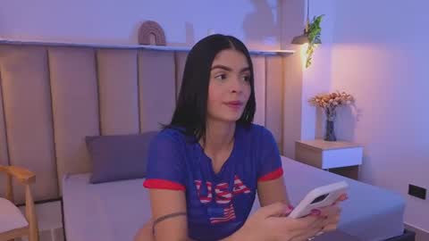 mollyrosse1 online show from June 21, 2026, 1:24 pm