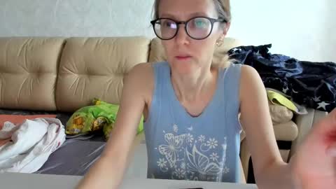 AngelMomm online show from February 19, 2025, 5:38 am