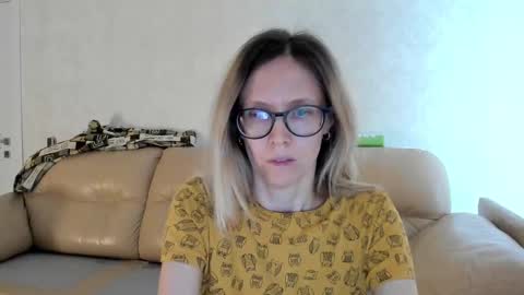 AngelMomm online show from March 10, 2025, 7:53 am