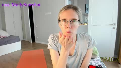 AngelMomm online show from April 30, 2026, 3:57 am