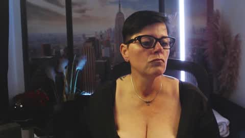 Snapshot of mollysun chatting on October 4, 2025, 5:11 pm MollySun Nina Randmann online show from October 4, 2025, 5:11 pm