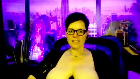 Snapshot of mollysun chatting on April 12, 2026, 4:56 pm MollySun Nina Randmann online show from April 12, 2026, 4:56 pm