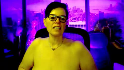 Snapshot of mollysun chatting on April 13, 2026, 4:01 pm MollySun Nina Randmann online show from April 13, 2026, 4:01 pm