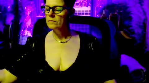 Snapshot of mollysun chatting on April 30, 2026, 5:41 pm MollySun Nina Randmann online show from April 30, 2026, 5:41 pm