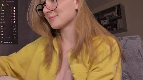 Snapshot of mollytucker chatting on September 24, 2025, 5:49 pm mollytucker online show from September 24, 2025, 5:49 pm