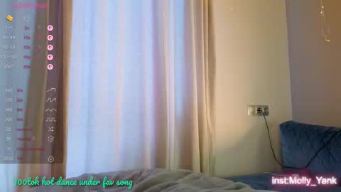 Snapshot of mollyyank chatting on October 11, 2025, 11:09 am Molly online show from October 11, 2025, 11:09 am