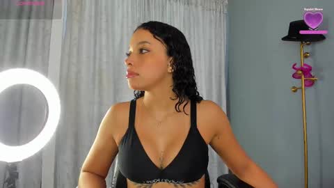 Snapshot of mollyybloom chatting on September 11, 2025, 12:49 pm Molly online show from September 11, 2025, 12:49 pm