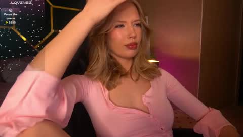 mollyymayy online show from May 10, 2026, 1:00 am
