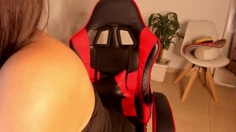 moly_loo online show from February 2, 2026, 9:08 am