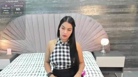 Snapshot of molyboston chatting on October 9, 2025, 1:09 pm Moly Boston online show from October 9, 2025, 1:09 pm