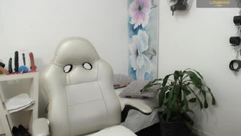 Celeste online show from December 14, 2024, 4:31 pm